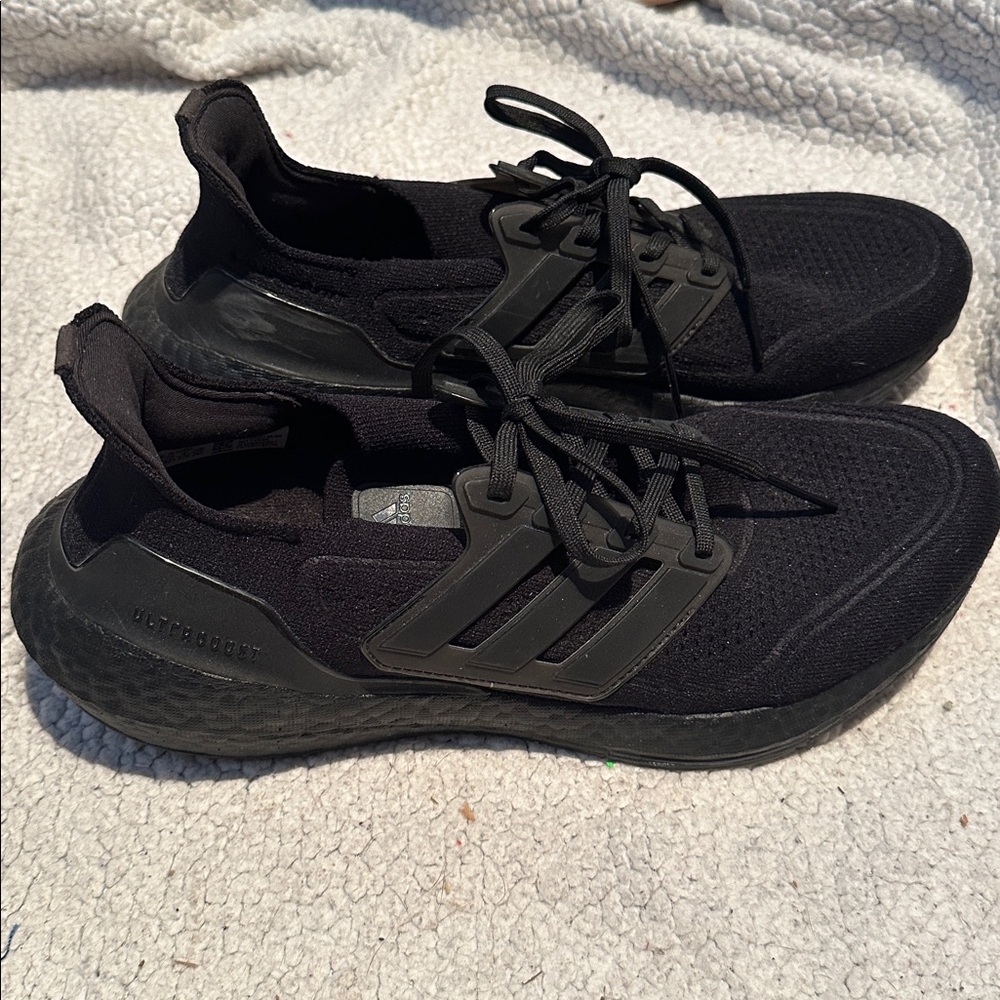 adidas - UltraBOOST 21